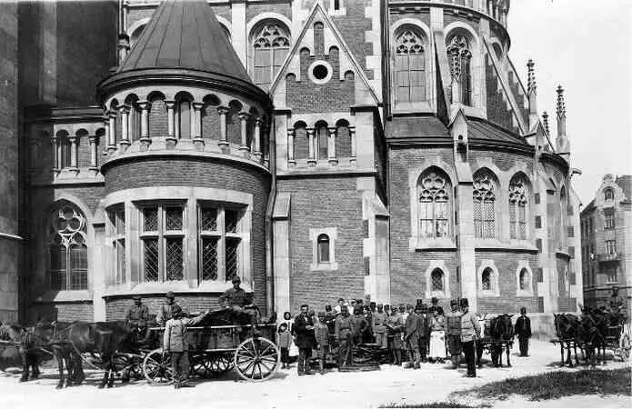 Львов Снятие медной кровли с костела св Елизаветы Львов Снятие медной - фото 200