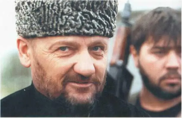 Президент Чечни АхматХаджи Кадыров 2003 г А Черногоров и директор ФСБ - фото 37