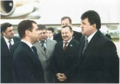 Первый вицепремьер РФ Д Медведев и А Черногоров Председатель Госдумы РФ - фото 39