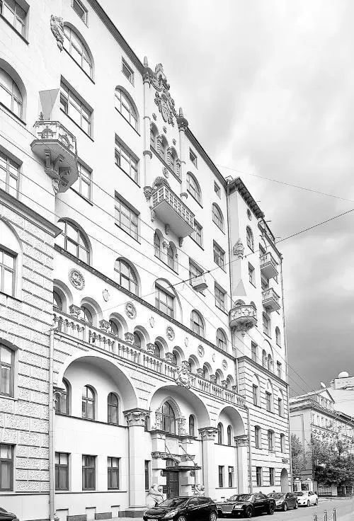 Каменные львы у дома 8 по Малой Молчановке На его визитке было написано - фото 148