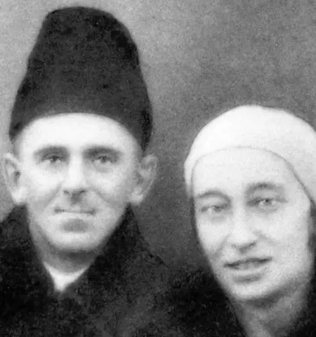 О Э Мандельштам и Н Я Мандельштам Фрагмент фотографии Ныне в квартиру - фото 237