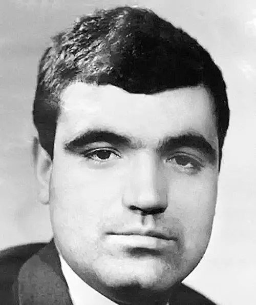 Поэт киносценарист Геннадий Шпаликов И в этом же доме с 1950х гг и до 1972 - фото 253
