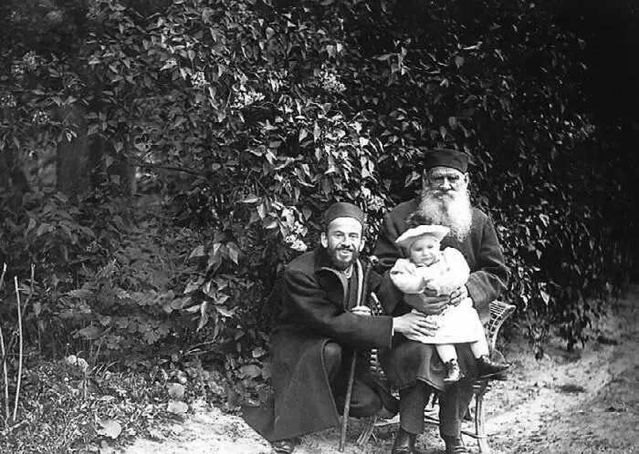 Три Льва Лев Николаевич с сыном Львом и внуком Львом 1899 год Мария Львовна - фото 11