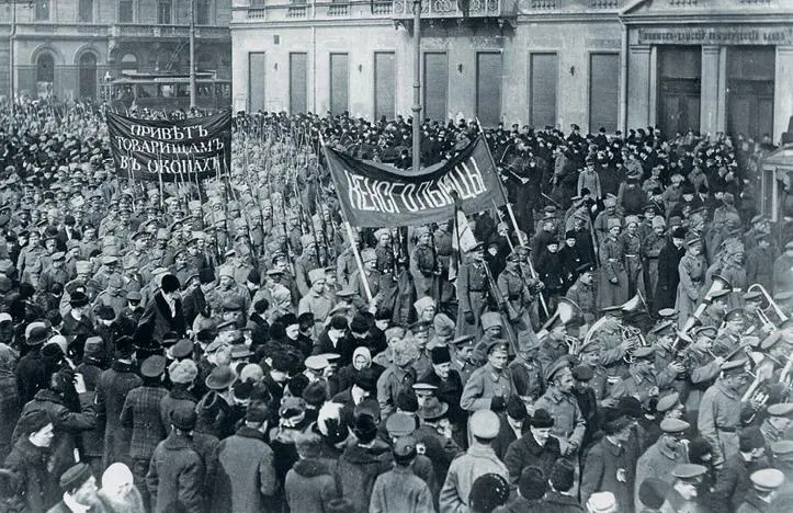 Солдатская демонстрация на Невском проспекте Когда в середине дня опять - фото 155