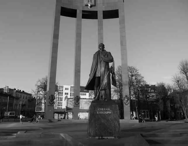 По пути с вокзала разговорился с таксистом По мнению местных не только - фото 32