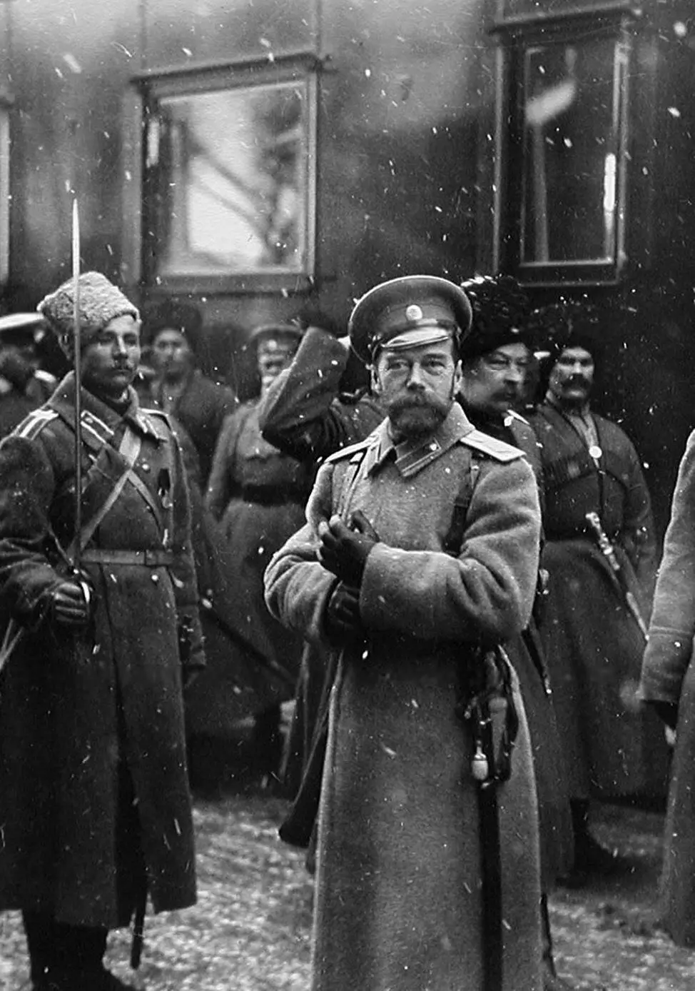 Александра Толстая дала точное объяснение причины своего решения участвовать в - фото 83