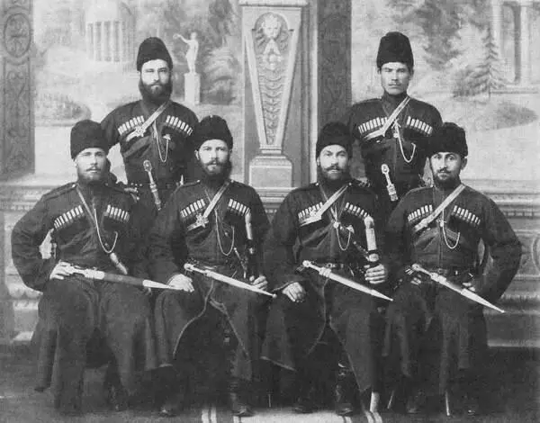 Конвойцы из станицы Марьинской Конец XIX в Эта служба при особе императора и - фото 106