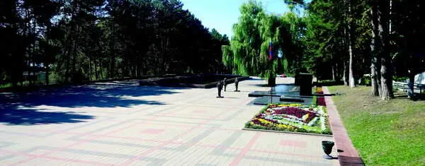 Вечный огонь в Пятигорске Кончилась война Маленького Анатолия ждали столь же - фото 126