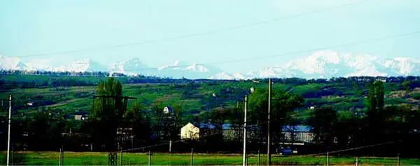 Вид из современной Константиновки на горы Кавказа Герб Константиновки - фото 168