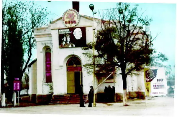 Кирха в Константиновке превращённая в сельский клуб разрушена - фото 171