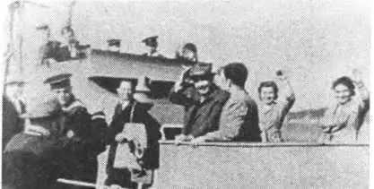 Л И Брежнев медсестра Н Виктория Петровна на военном катере в Крыму - фото 77