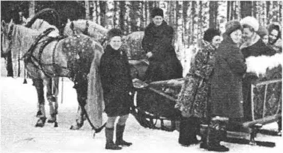 Лица женщин на масленицу помазаны маслицем Завидово В серой шубке медсестра - фото 89