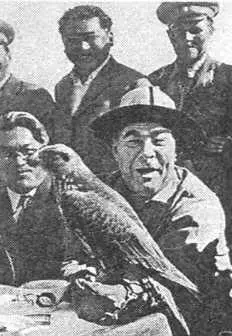 Охотнички с саном охотятся с сапсаном Киргизия 1978 г Космонавты получают - фото 91
