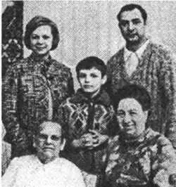 Мать Л И Брежнева Наталья Денисовна жена Виктория Петровна сын Юрий - фото 120