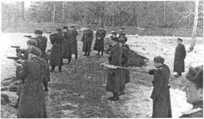 Боевая стрельба из пистолетов Стечкина Перед 50километровым лыжным - фото 130