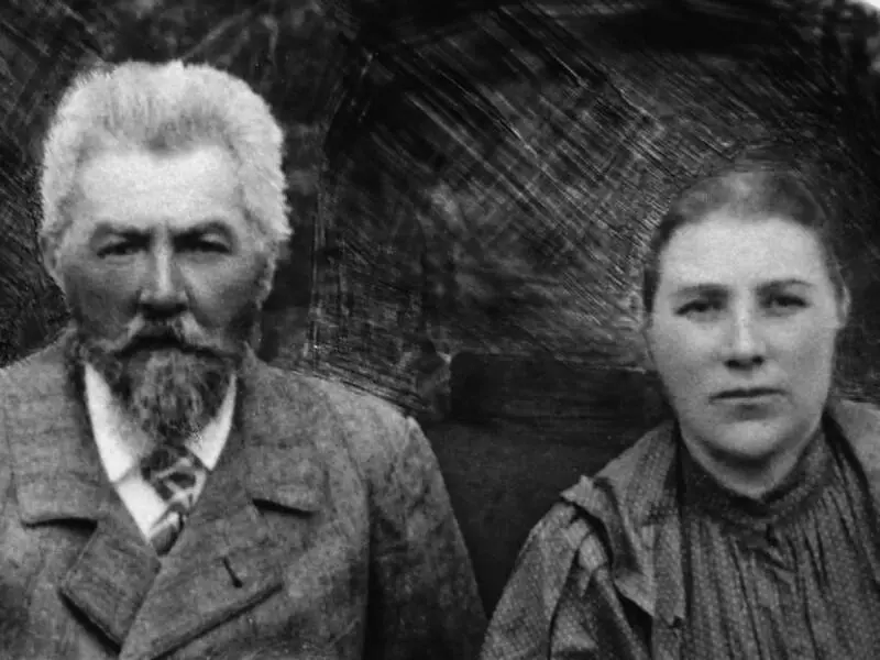 Родители З Г Френкеля Григорий Андреевич и Елизавета Андреевна 1890е гг - фото 1