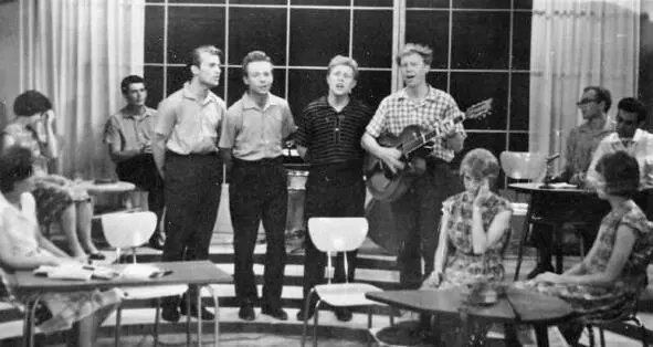 196407 Душанбе Отчётное выступление на ТВ Т Воскресенская Н Сейфулина - фото 125