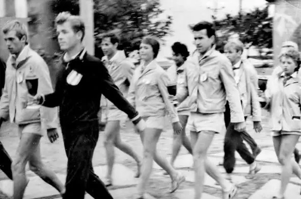 Лето 1963 г Орлёнок Отряд вожатых На снимке А Серебров М Балашов Т - фото 182