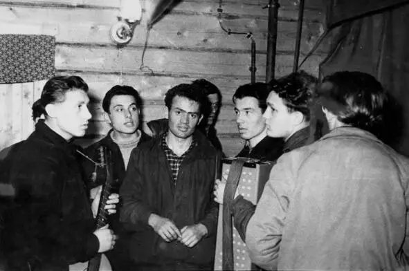 195802 Алексей Мамин Виктор Шевченко Игорь Любинский Михаил Андреев - фото 7