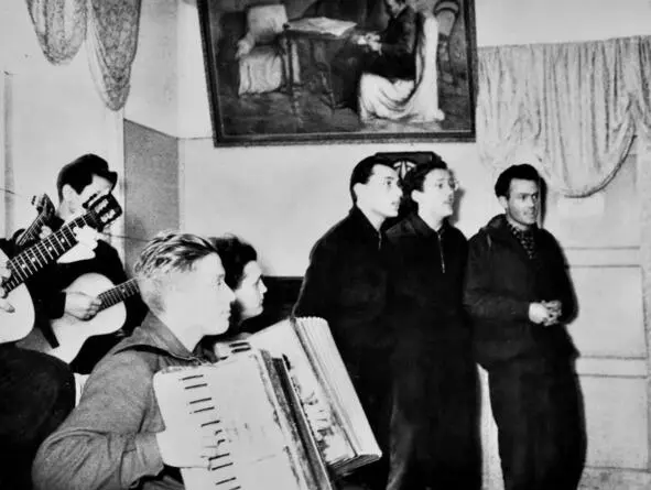 195802 Подмосковье Валерий Цой Владимир Синицын Борис Бурцев Виктор - фото 9