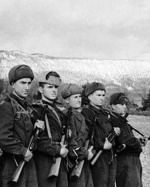 В 19421943 годах события в мире и на советскогерманском фронте развивались - фото 3
