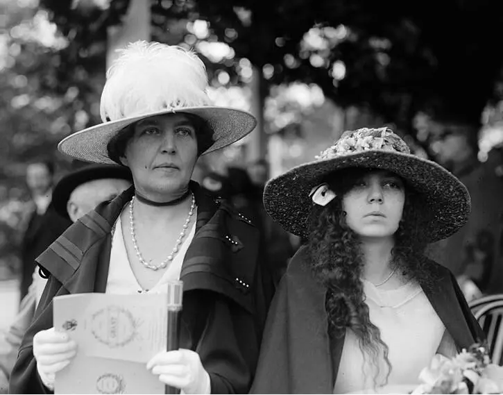 Княгиня Юлия Кантакузен с дочерью Идой 27 апреля 1922 г БК Княгиня Юлия - фото 37