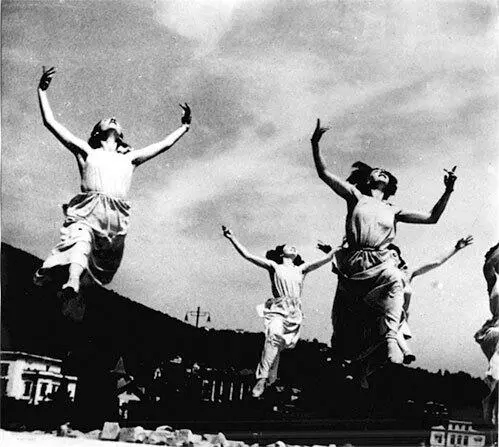 Ученицы Я Русской Фрагмент фотографии 1950х годов Через год происходит - фото 50