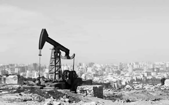 Нефтяной насосстаноккачалка на окраине Баку Сам Иран также имеет - фото 47