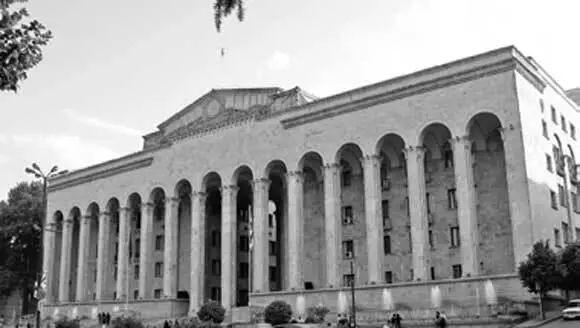 Здание Парламента в Тбилиси В Грузии царила эйфория Саакашвили провел - фото 51