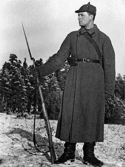 Илл 1 и 2 Фотографии пограничников 1930е гг Источник Пограничник - фото 9