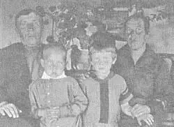Семья Мальцевых с детьм и Колей и Лизой 1929 г Когда стали подрастать мы - фото 12
