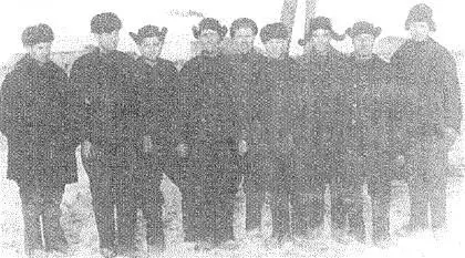 Рабочие Песчаного карьера 1953 год За домом Ширевых стояла небольшая избушка - фото 51