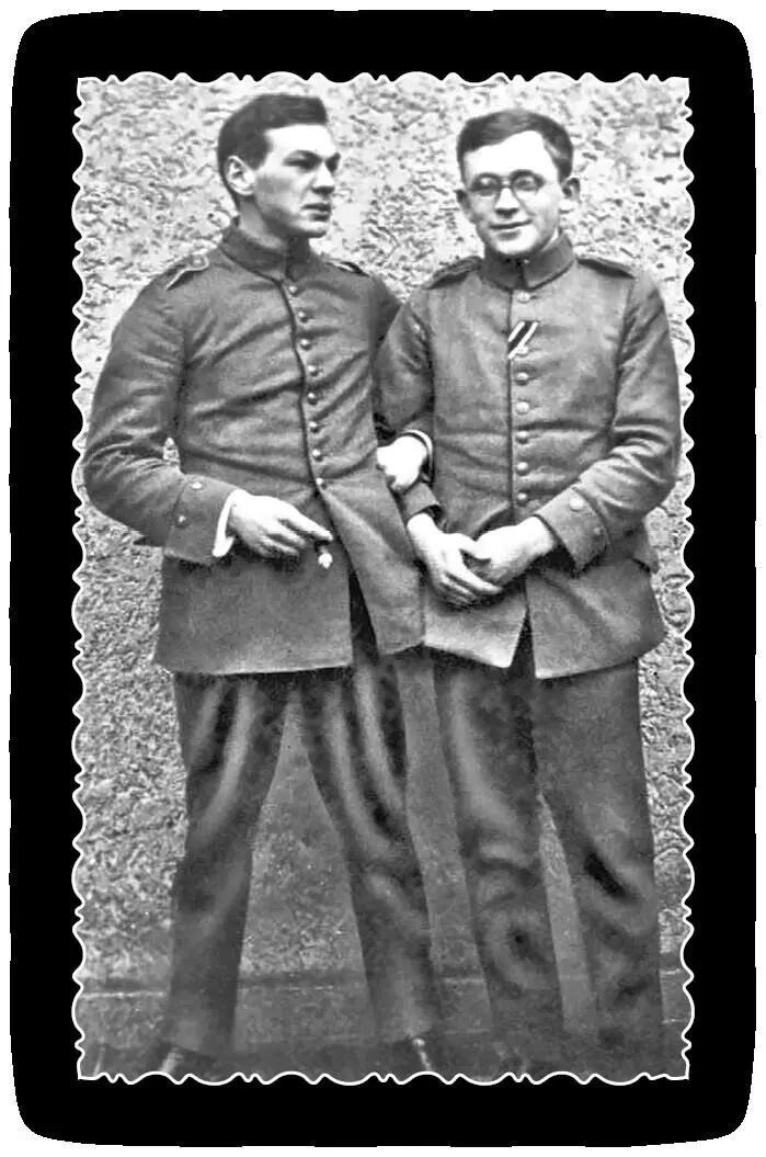 Рихард Зорге слева и сержант Рейхсвера Эрих Корренс в военном госпитале - фото 7