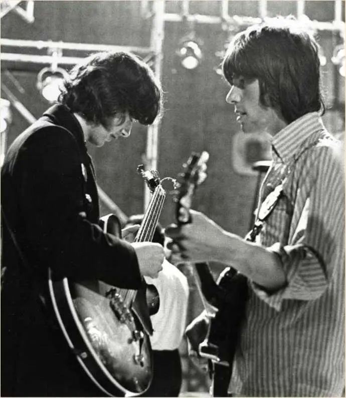 Джимми Пейдж на басу в составе The Yardbirds с Джеффом Беком на сологитаре - фото 14