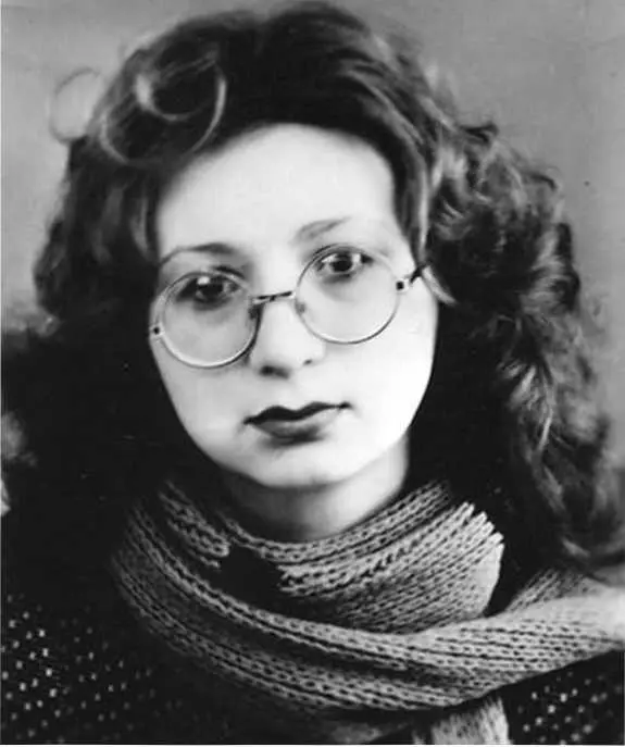 Жена Любовь Любаня Давыдова 1979 г Автор неизвестен Фото из архива В - фото 7