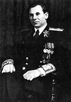 А С Панюшкин Русский Родился в Самаре в семье рабочего Учился в - фото 87