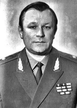 В К Бояров Отец мордвин мать украинка Родился в г Чугуеве ныне - фото 150