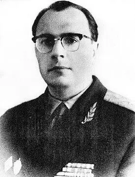 И А Фадейкин В 1939 г окончил Куйбышевский институт журналистики и был - фото 235