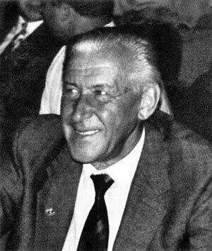 В А Хмелев Родился в Ивановской области В 1943 г поступил в Тихоокеанское - фото 240