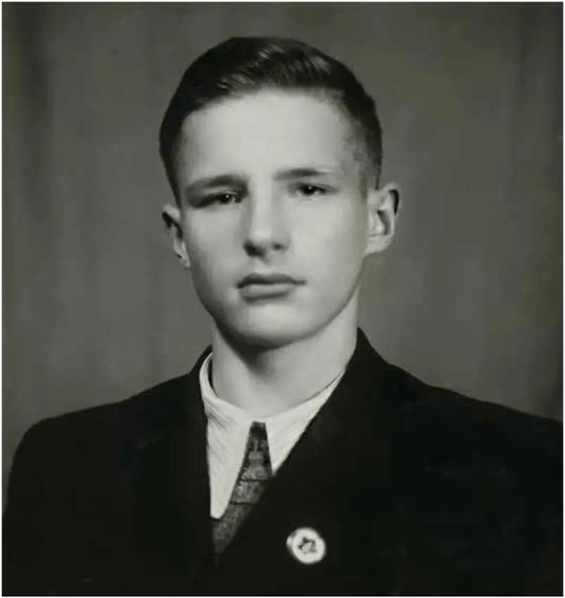 1950 ГОД ОКОНЧАНИЯ ШКОЛЫ 1953 ЧЕМПИОН ВВИА ИМ ЖУКОВСКОГО 1952 И 1953 ГГ В - фото 21