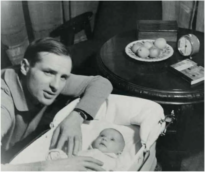 1963 С ДОЧЕРЬЮ МАШЕЙ 1964 ГАЛЯ ПЛЕМЯНННИК ИЛЮША ДОЧЬ МАША РОДИТЕЛИ ГАЛИ - фото 46
