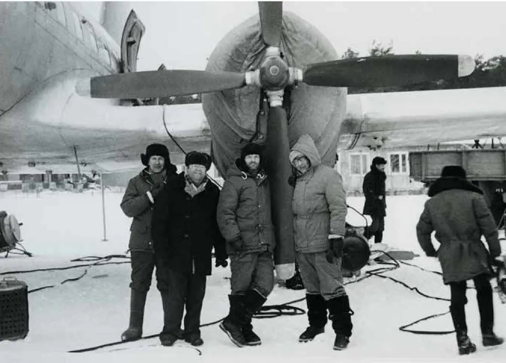 1980 НА СЪЕМКАХ ФИЛЬМА ЧЕРНЫЙ ТРЕУГОЛЬНИК - фото 113