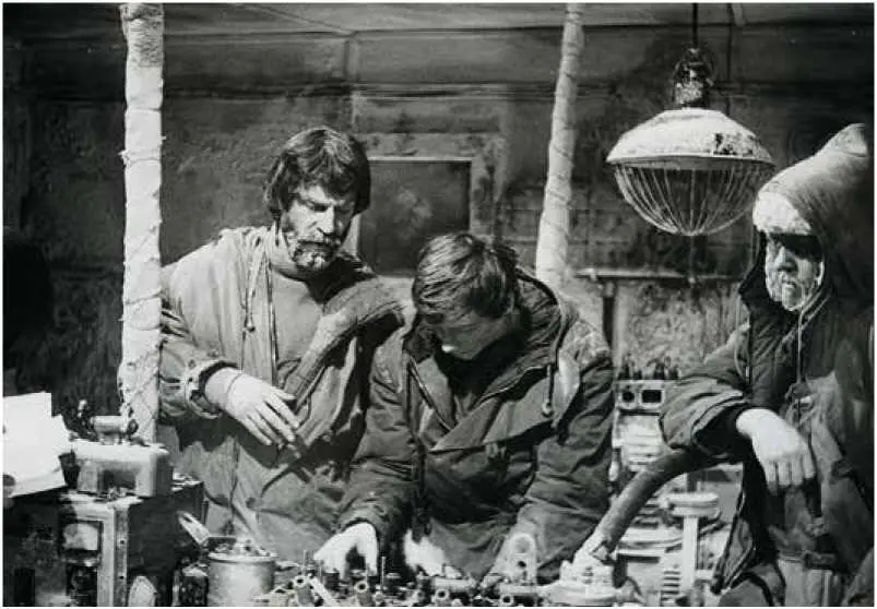1980 НА СЪЕМКАХ ФИЛЬМА ЧЕРНЫЙ ТРЕУГОЛЬНИК - фото 114
