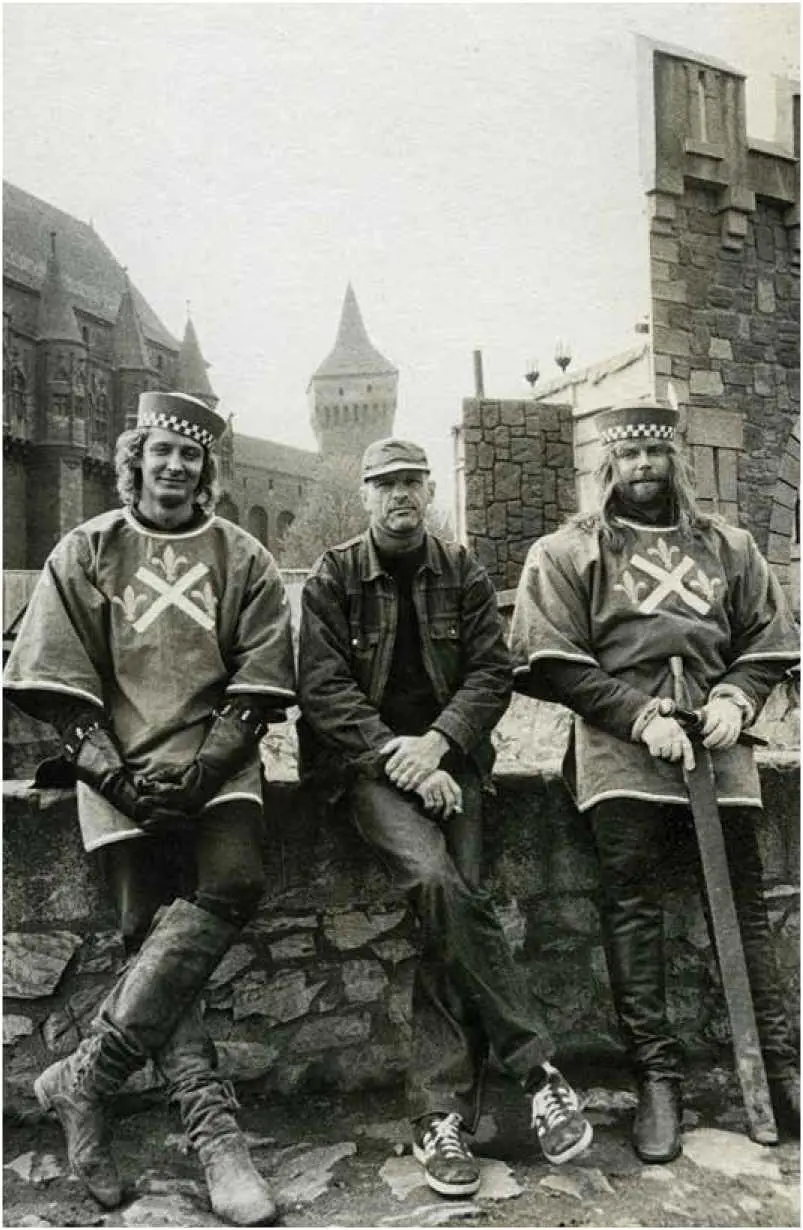 1988 НА СЪЕМКАХ ФИЛЬМА ПРИКЛЮЧЕНИЯ КВЕНТИНА ДОРВАРДА СТРЕЛКА КОРОЛЕВСКОЙ - фото 149