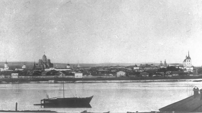 Вид Иркутска от вокзаланачало XX века Справа за Ангарой церковь - фото 87
