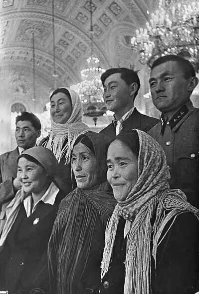 Депутаты Верховного Совета в Кремле Москва 19371938 гг Библиотека Конгресса - фото 7