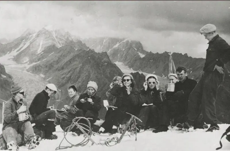 Илл 35 Этот снимок 1957 года не имеет прямого отношения к дятловскому походу - фото 37