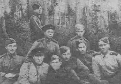 Группа разведчиков 85й морской стрелковой бригады 1943 г Отходить - фото 1