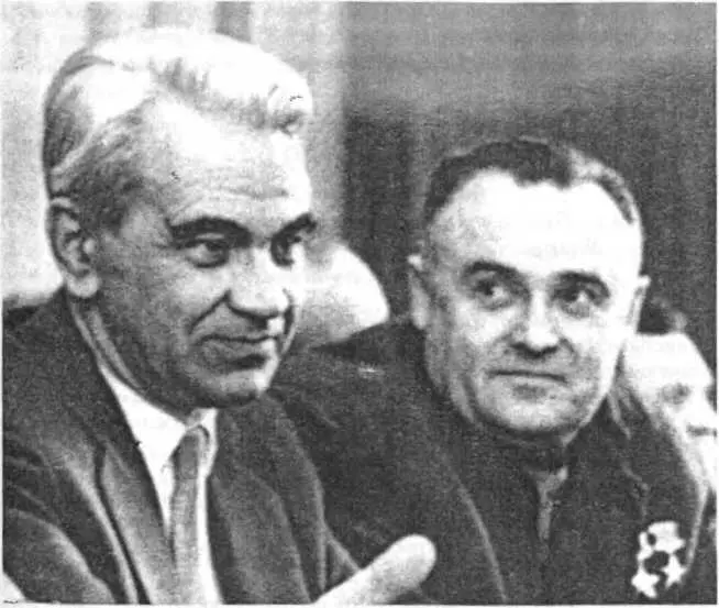 Мстислав Всеволодович Келдыш и Сергей Павлович Королёв Я спросил какие - фото 90