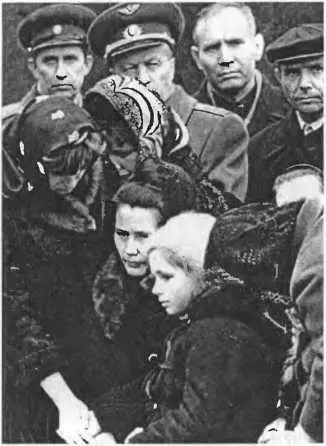 Не стало Юры Гагарина Мерзостный город в марте когда изпод снега брызжет - фото 70